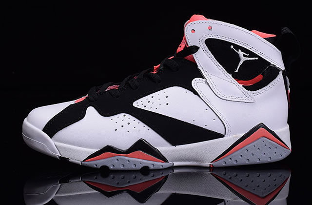 Air Jordan 7 GS Hot Lava