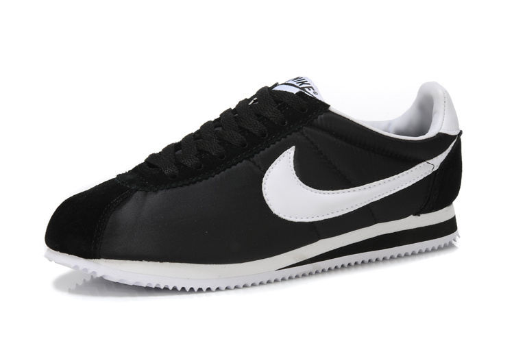 Men Nike Classic Cortez Nylon Black White Shoes