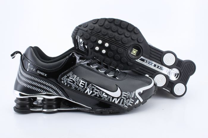 Nike Shox R4 Shoes Black White