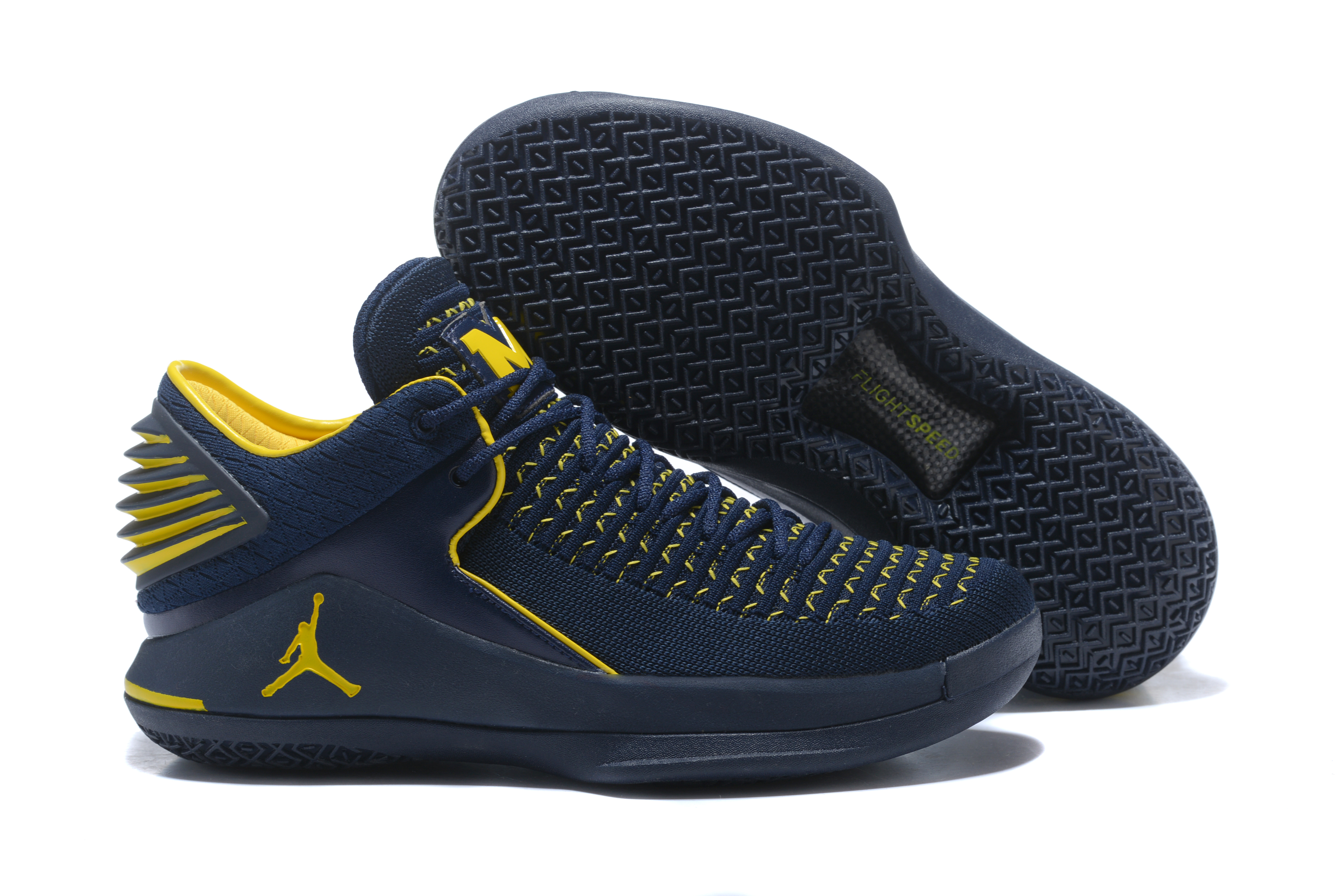 Air Jordan 32 Michigan Basketball Shoes