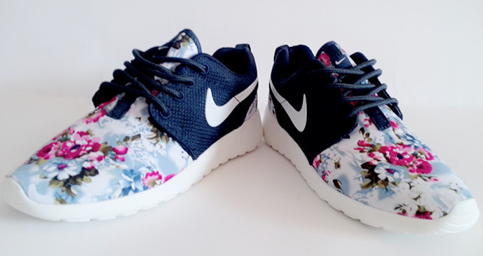 Nike Roshe Run Flower Print Black White Shoes - Click Image to Close