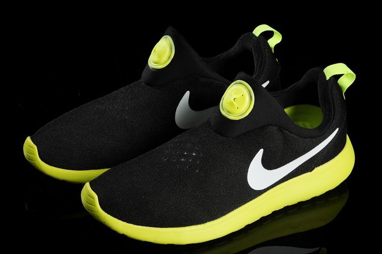 Nike Rosherun Slip On Black Yellow White Swoosh Shoes