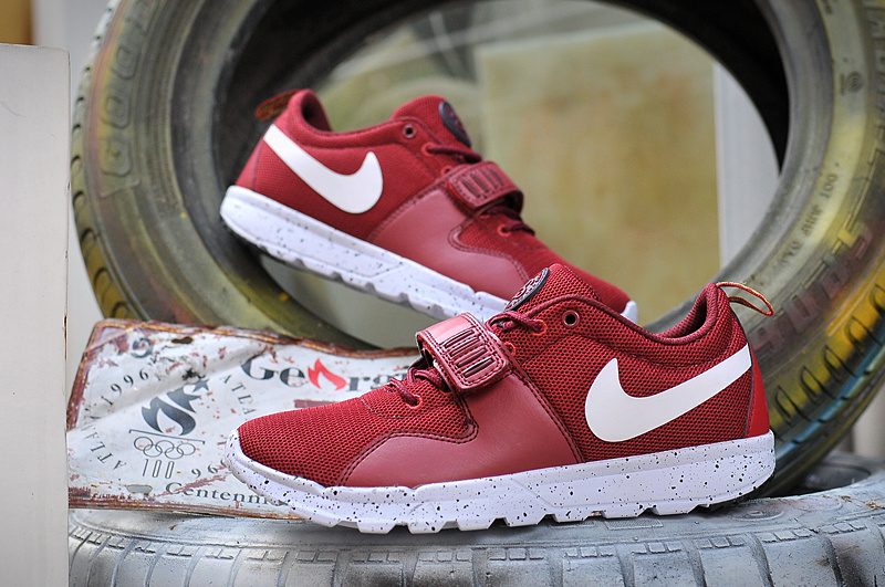 Nike SB Trainerredor Stussy Red White Shoes