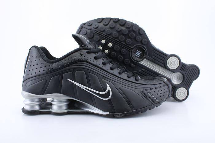 Nike Shox R4 Shoes Black White Air Cushion