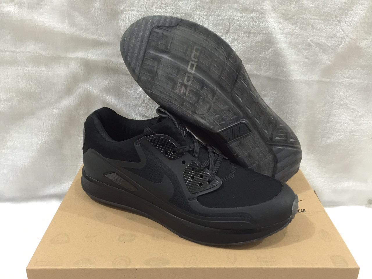 Nike Zoom 90 IT All Black Shoes - Click Image to Close